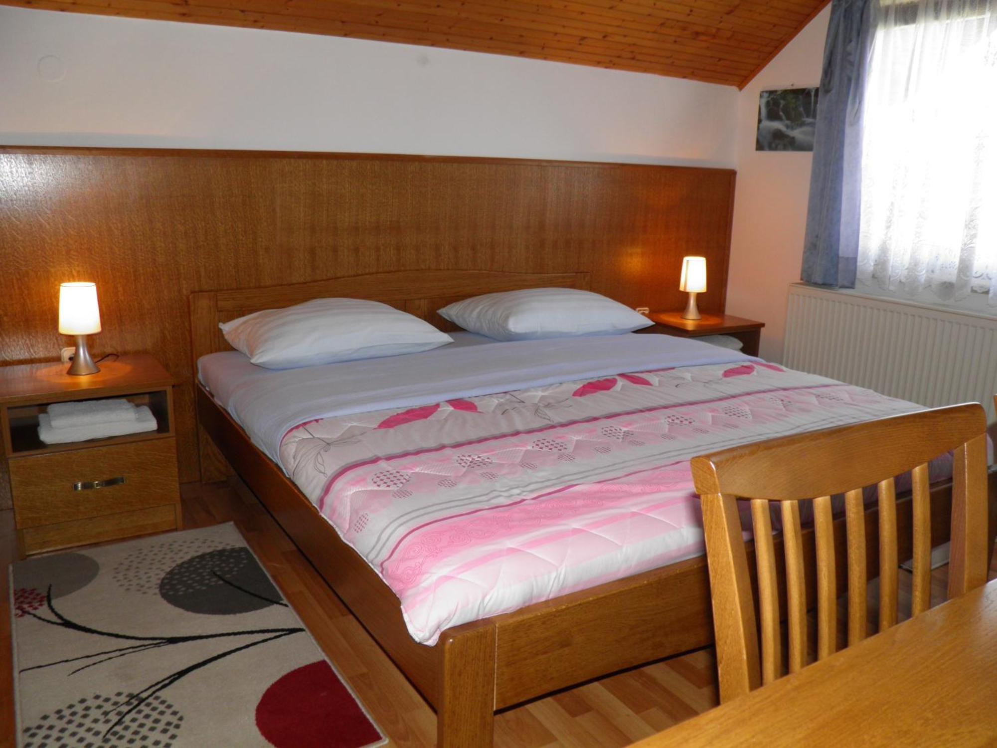 ホテル House Janja Plitvice セリステ・ドゥレズニツコ 部屋 写真